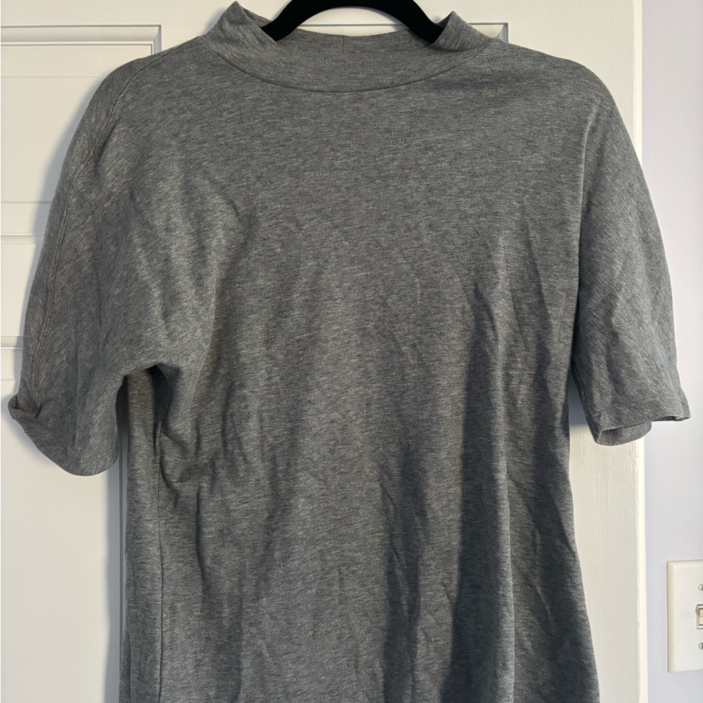 Ann Taylor Short-Sleeve Mock Neck Tee in Gray